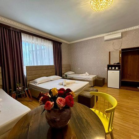 Styopa Hotel Erévan Extérieur photo