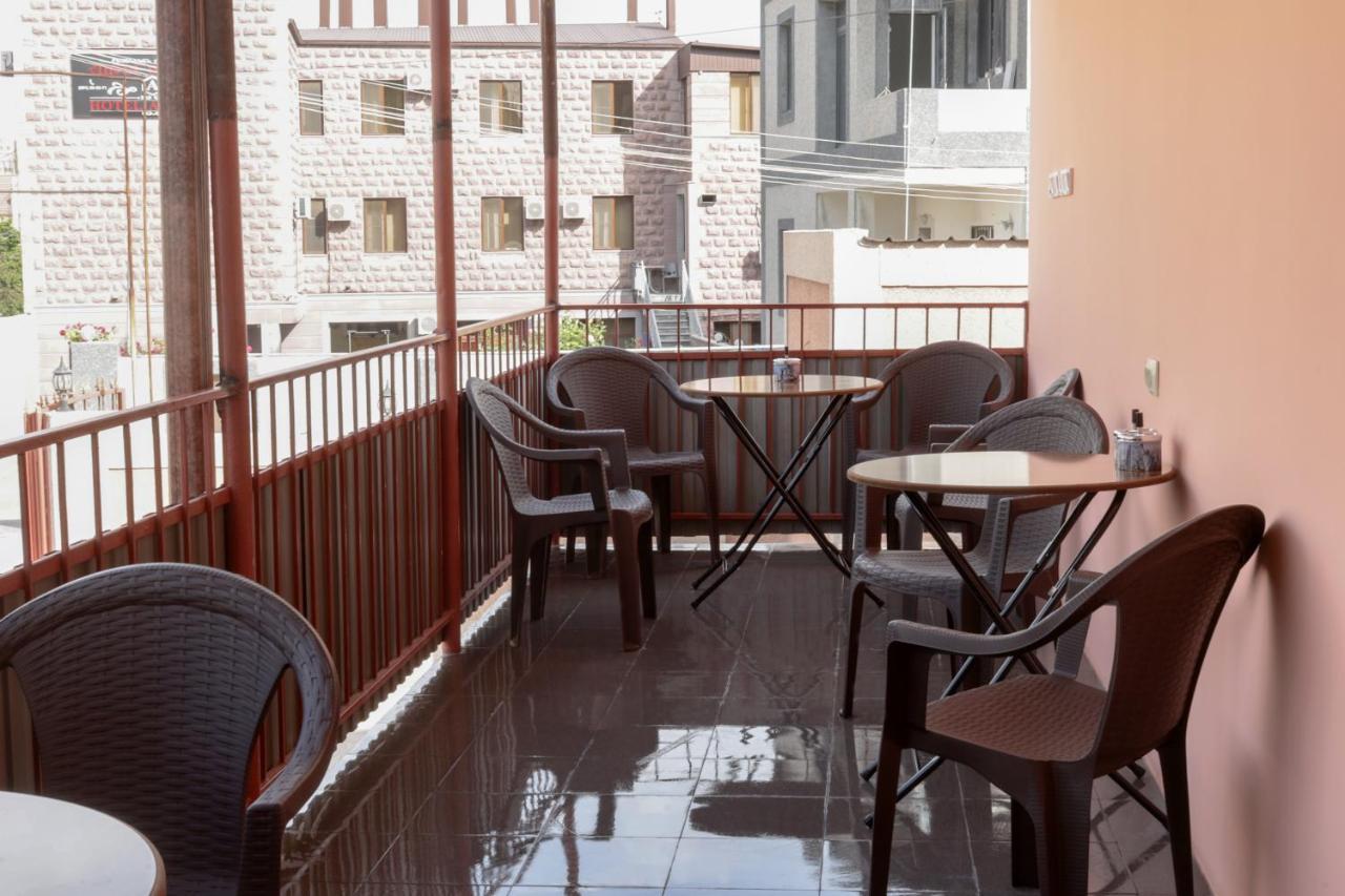Styopa Hotel Erévan Extérieur photo