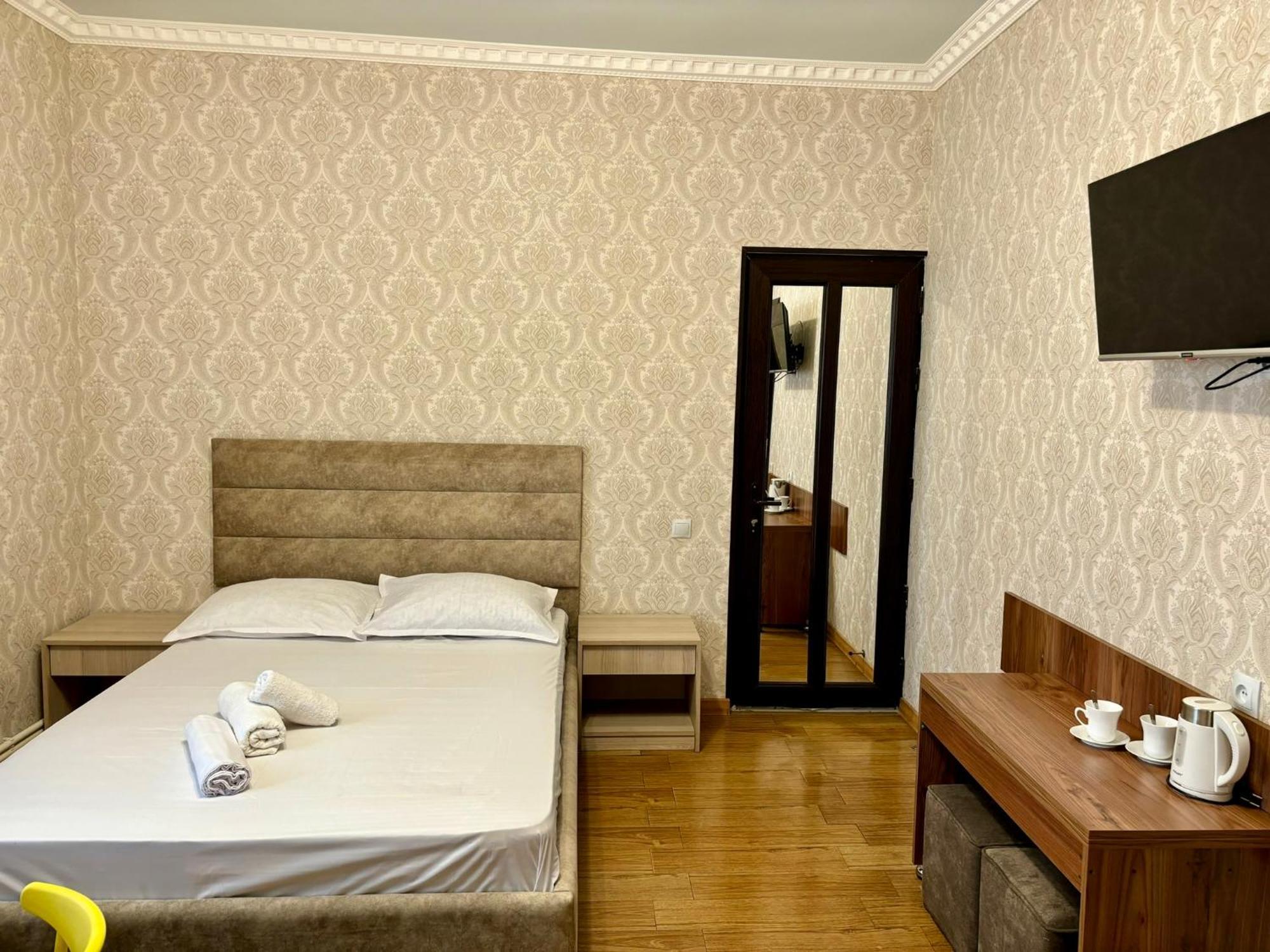Styopa Hotel Erévan Extérieur photo