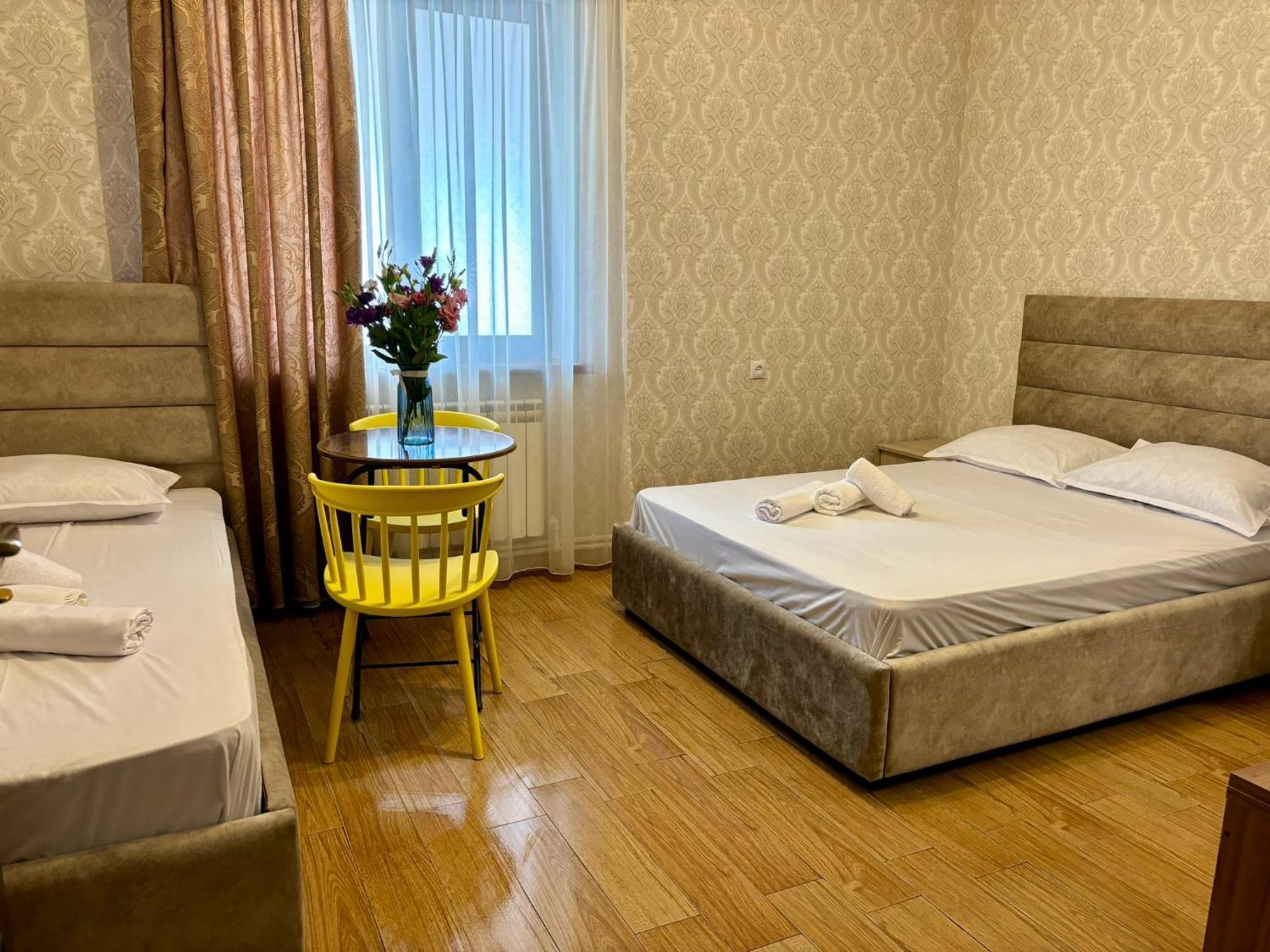 Styopa Hotel Erévan Extérieur photo