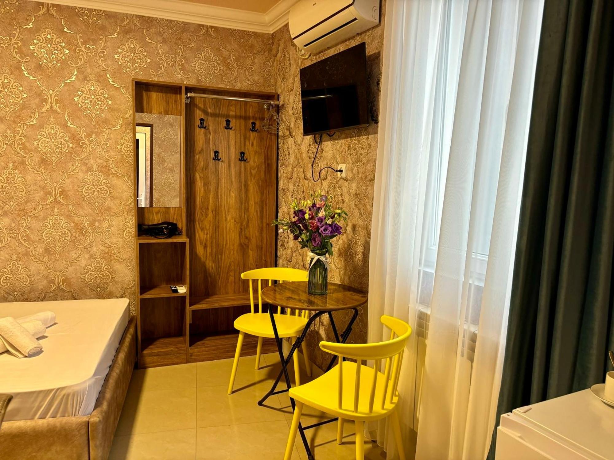 Styopa Hotel Erévan Extérieur photo