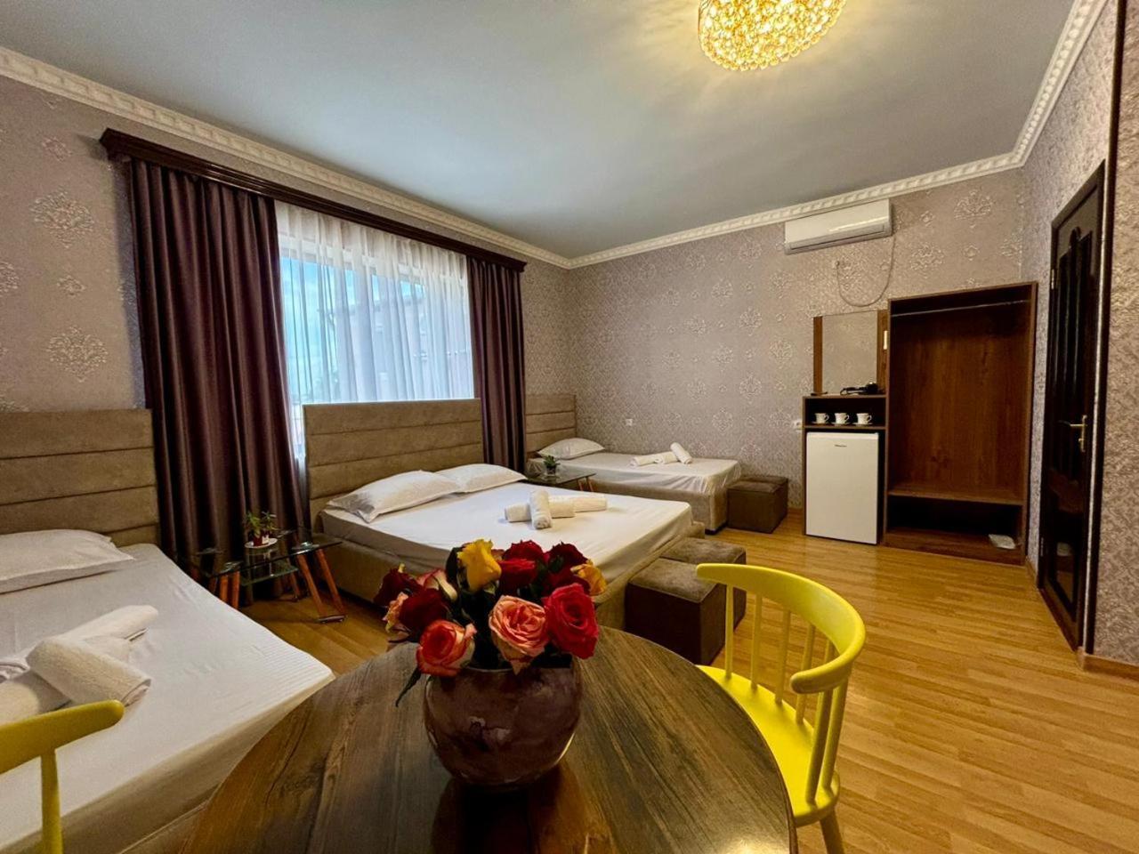 Styopa Hotel Erévan Extérieur photo