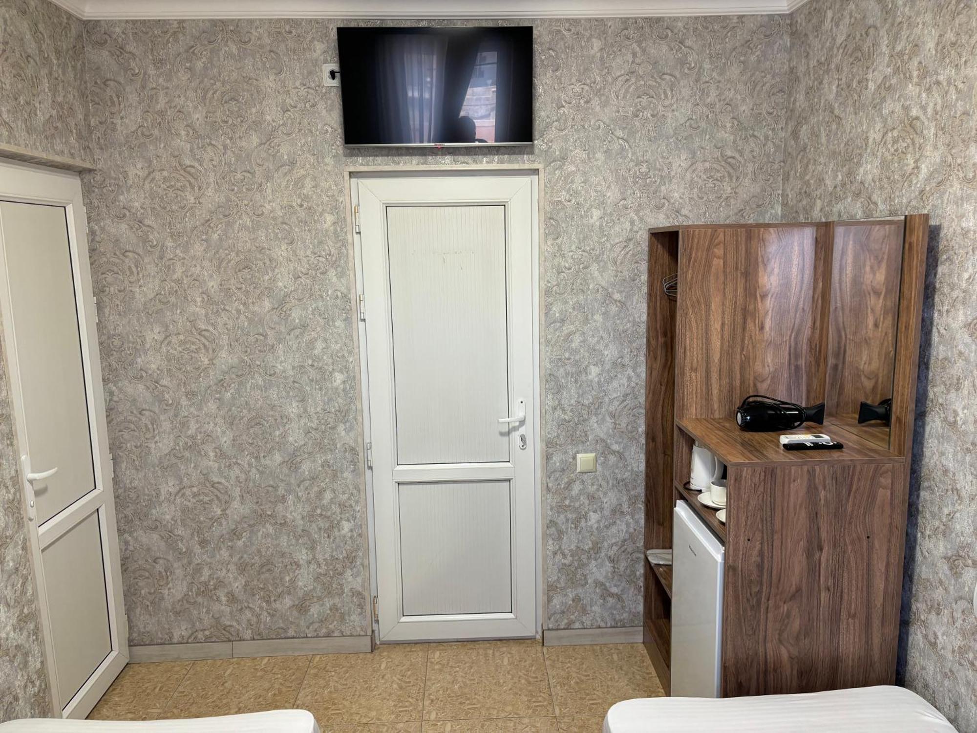 Styopa Hotel Erévan Extérieur photo