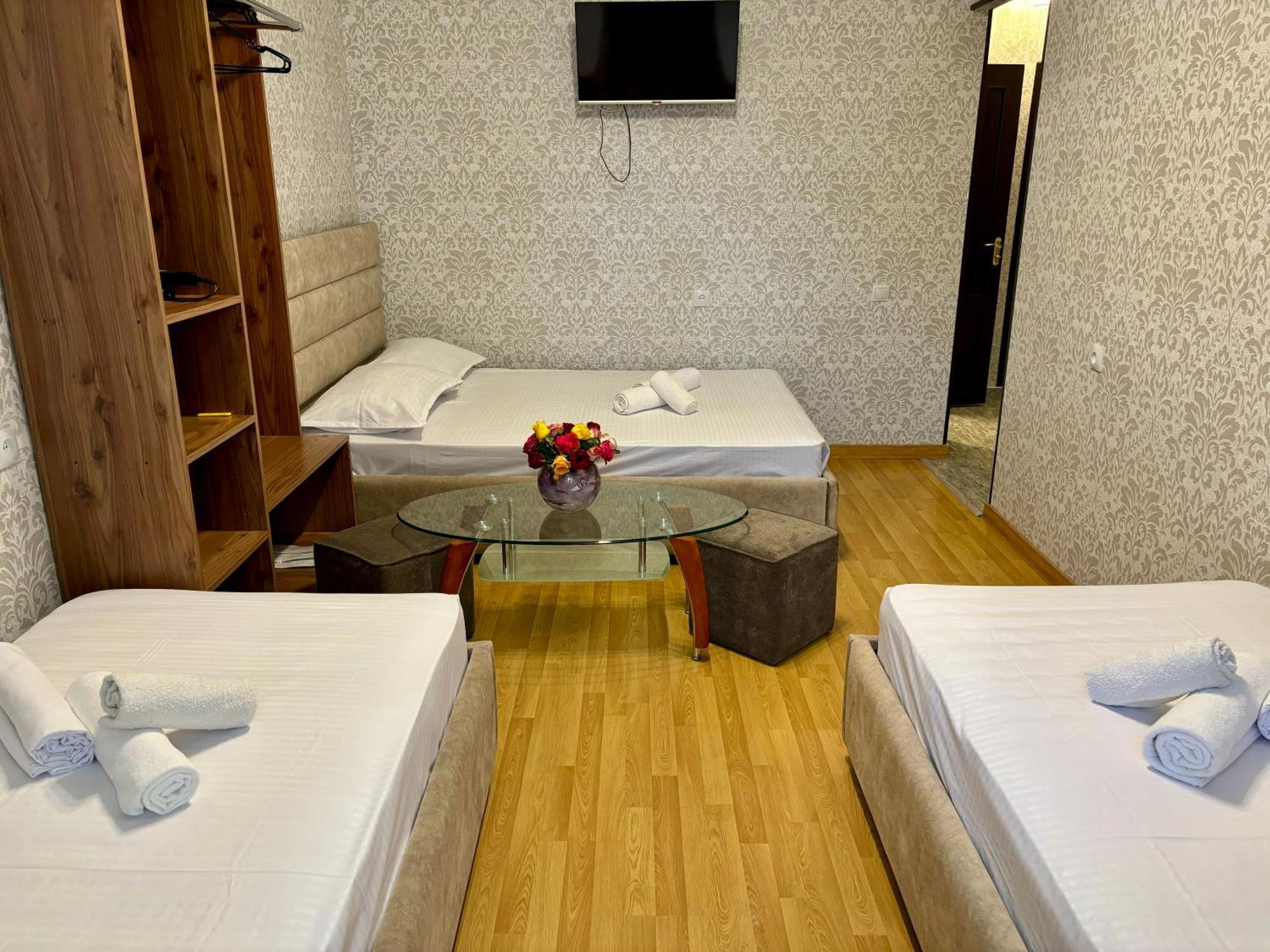 Styopa Hotel Erévan Extérieur photo