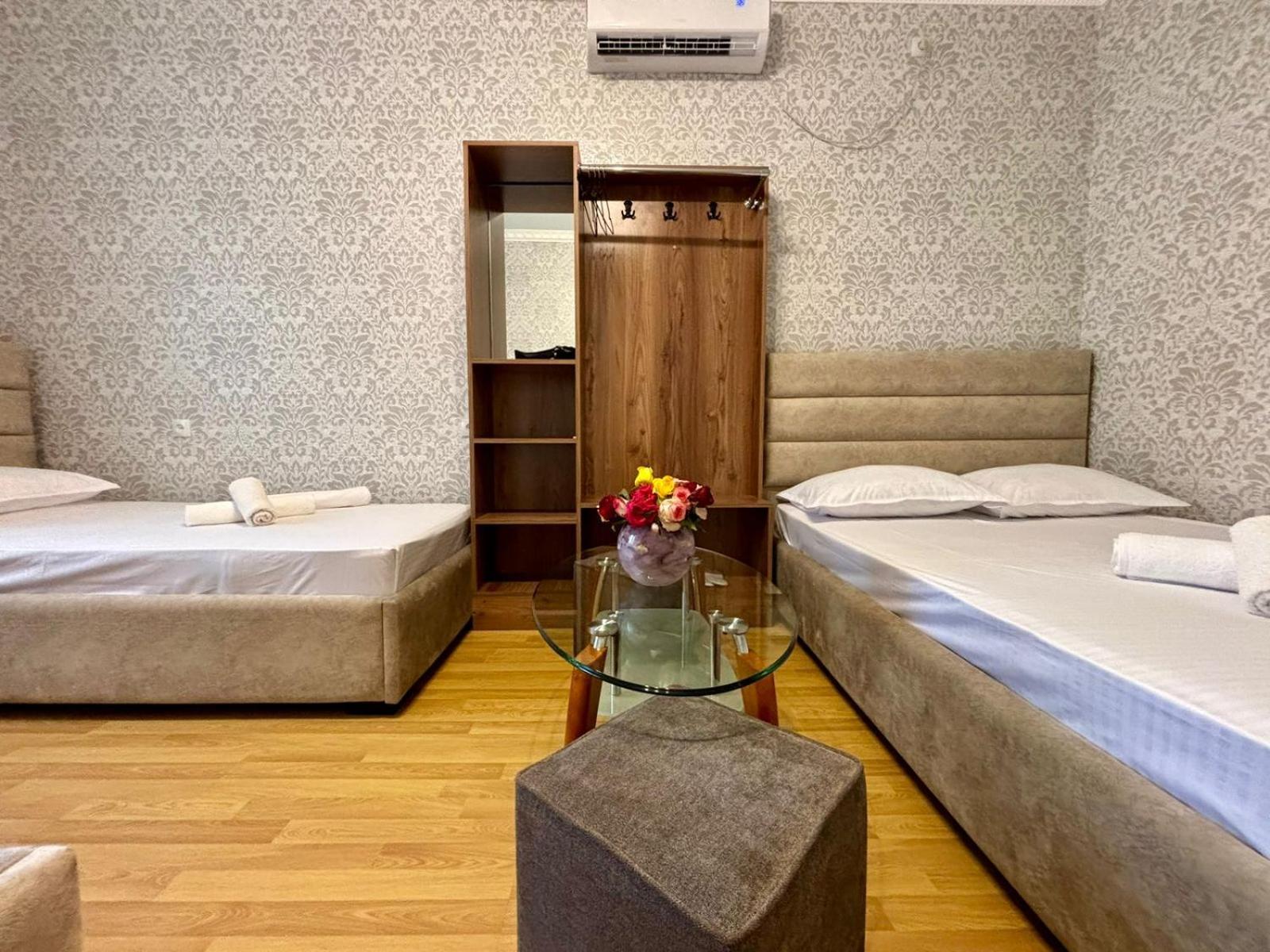 Styopa Hotel Erévan Extérieur photo