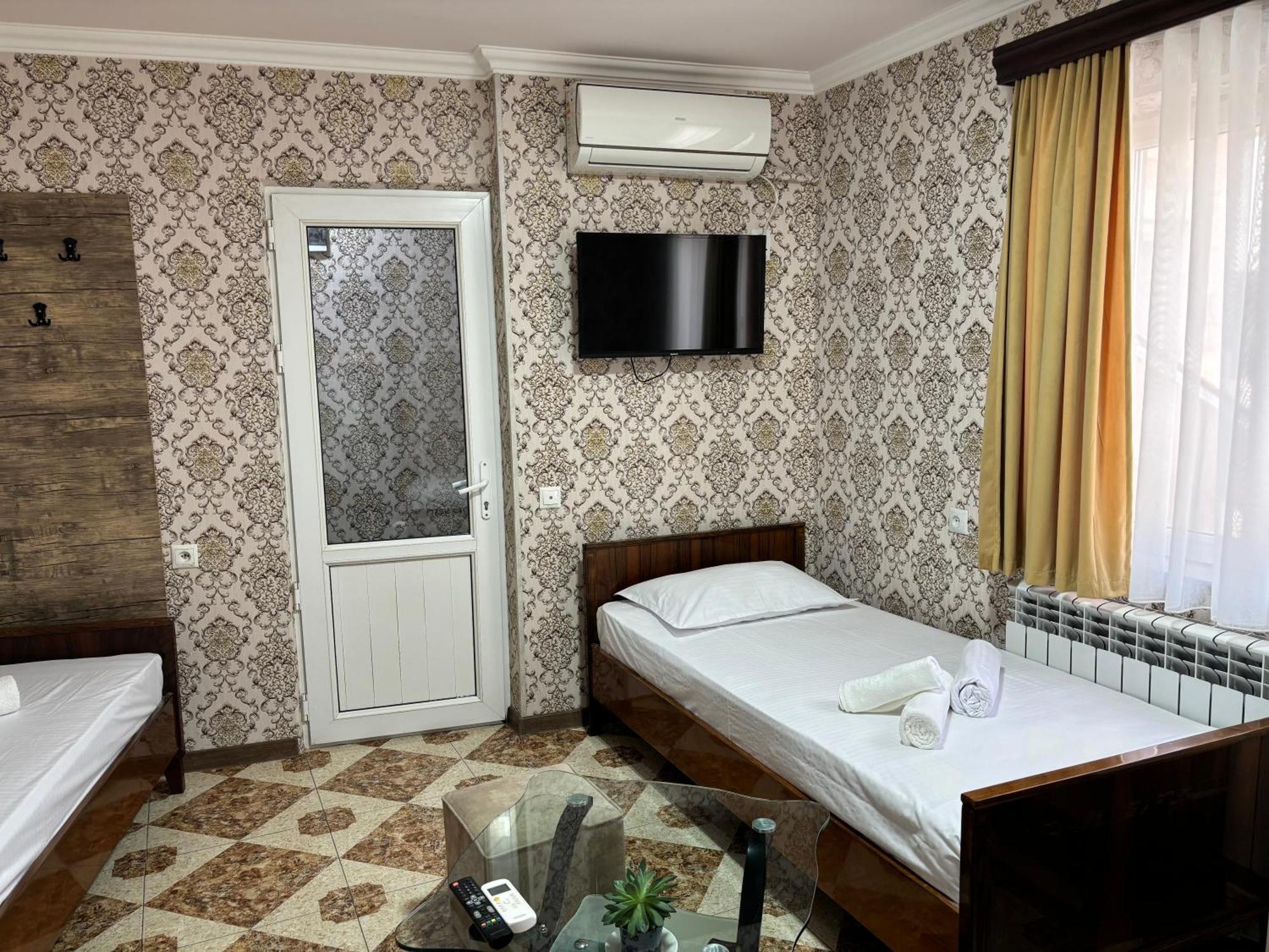 Styopa Hotel Erévan Extérieur photo